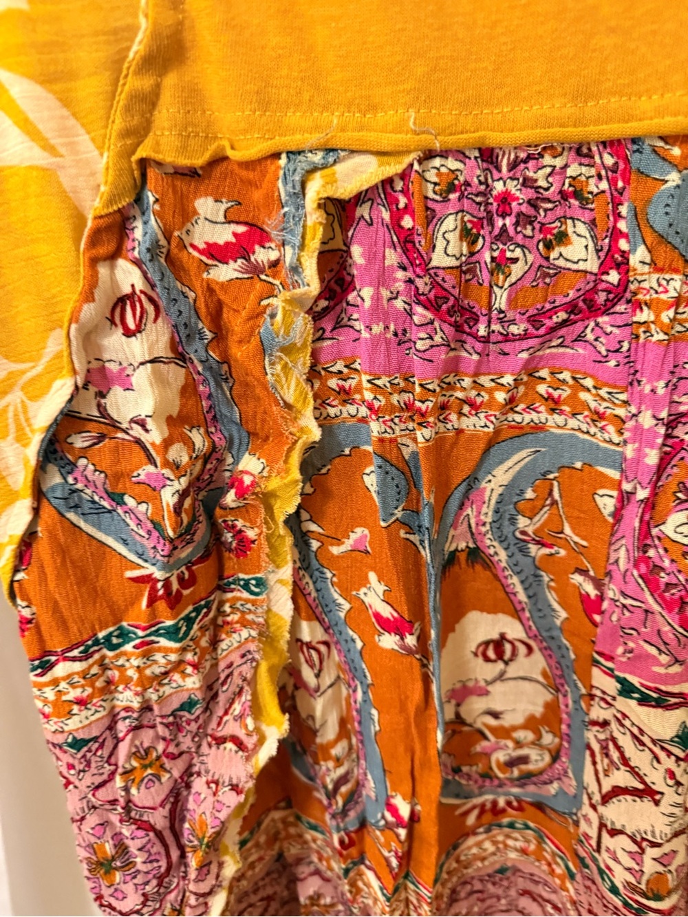 Umgee Women’s Size large Mustard Yellow Mixed-Print Women’s top - Picture 4 of 7